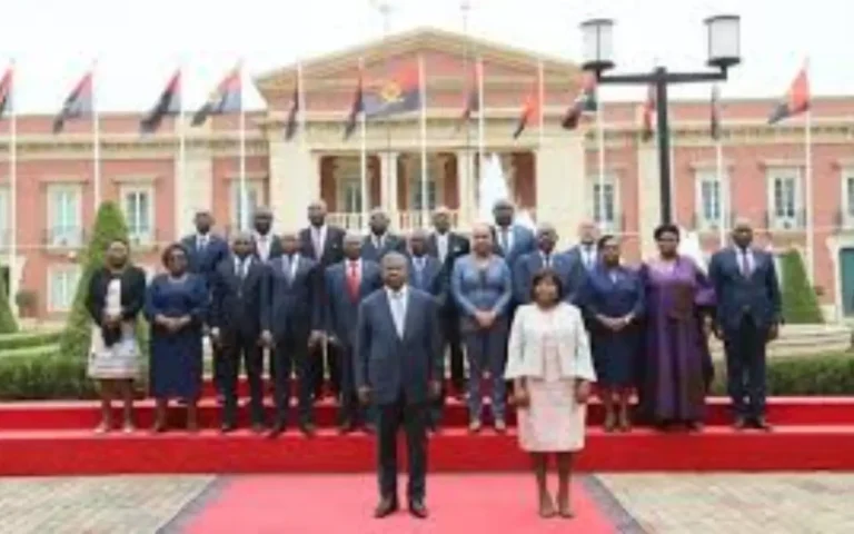 Elite política do país… a maldição sem causa não vos alcançará, mas a que provir por justa causa, decerto que vos alcançará!…