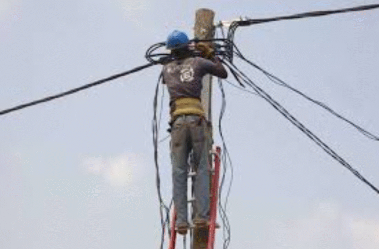 Carta aberta ao Ministro da Energia e Águas: a eterna problemática da escuridão nos bairros periféricos de Malange